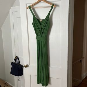 Size L green 70s style Ella moss for Anthropology dress with matching belt.